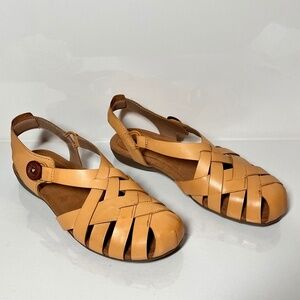 Earth Belita Leather Fisherman Sandals